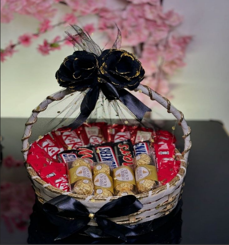THE COCOA ECLIPSE BASKET